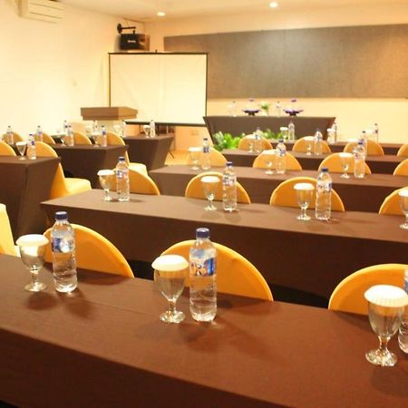 Liras Hotel Syariah Pulupanda Εξωτερικό φωτογραφία