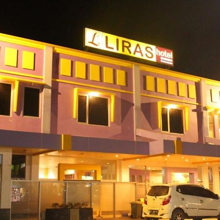 Liras Hotel Syariah Pulupanda Εξωτερικό φωτογραφία